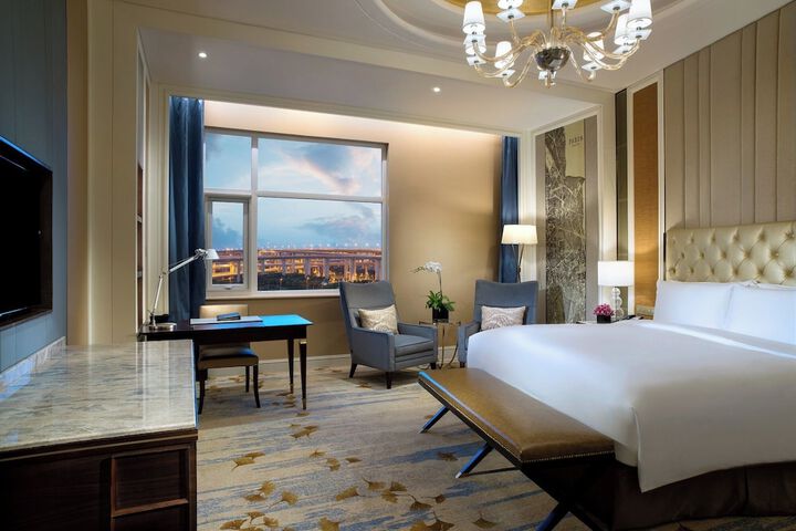 Room 32 of 152
