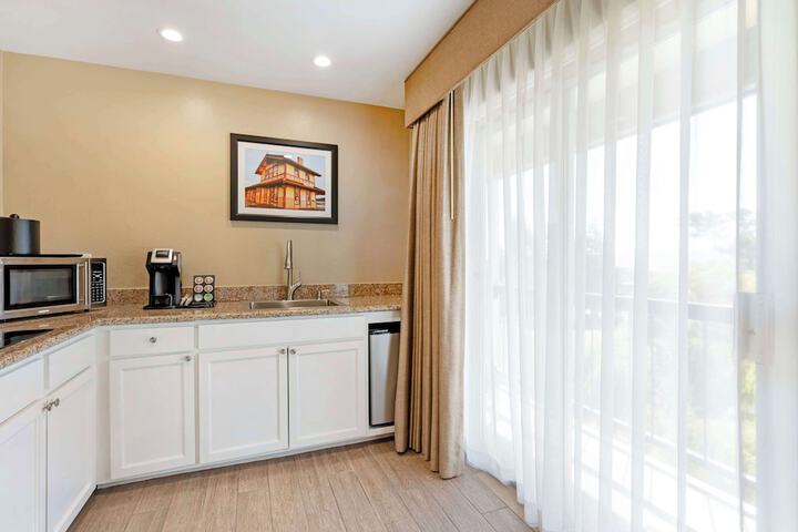 Private kitchenette