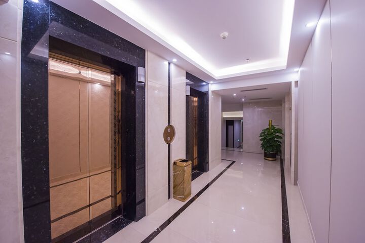 Hotel Interior 17 of 64