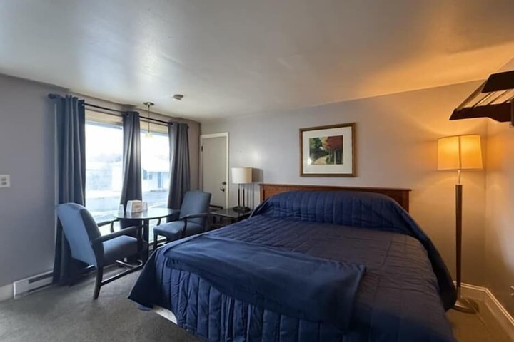 Room 11 of 36