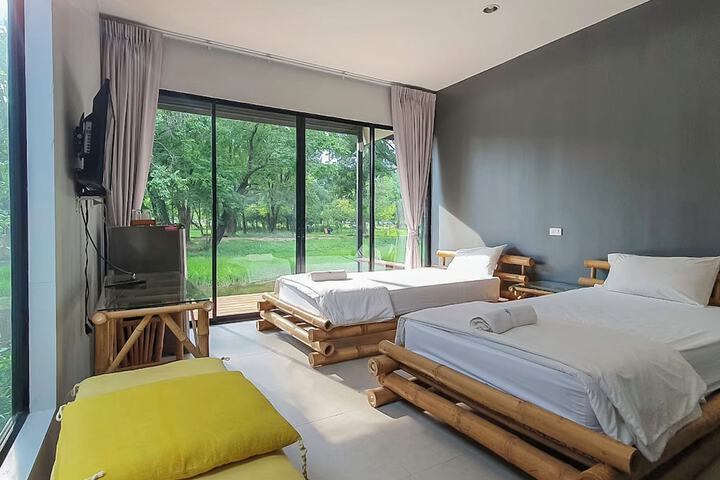 Room 5 of 74