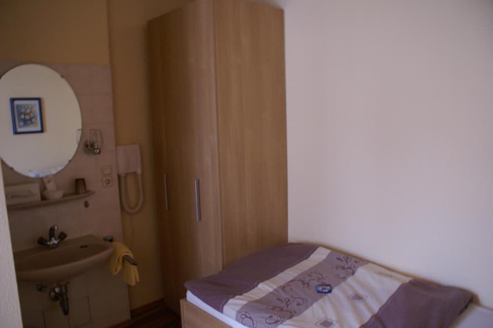 Room 12 of 65