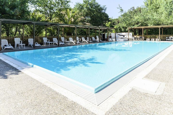 Pool Hotel