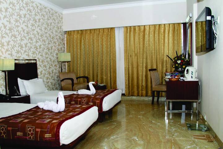 Room 10 of 43