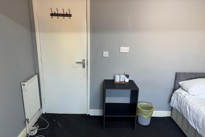 Room 42 of 156