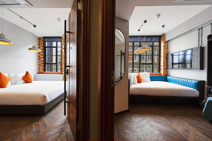 Room 5 of 44