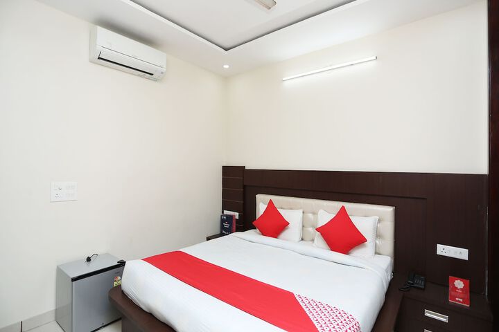 Room 17 of 29