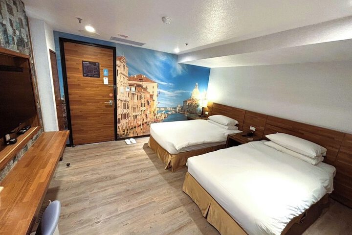 Room 29 of 46