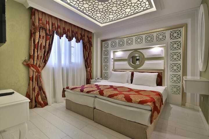 Room 7 of 27