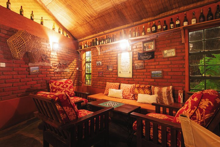 Lounge 22 of 48