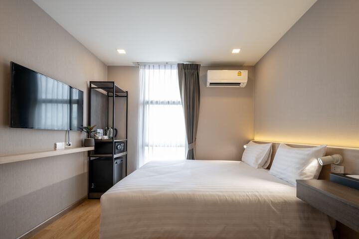 Room 27 of 40