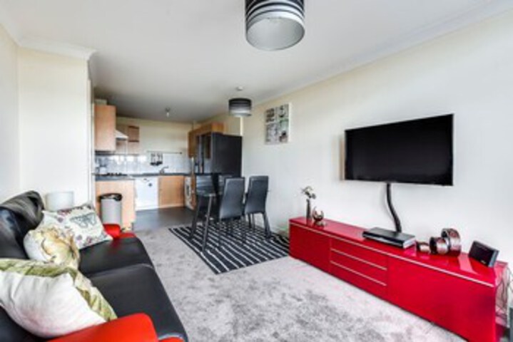 Room 4 of 12