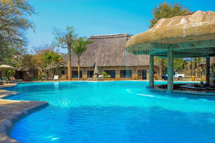 Hotel Pool