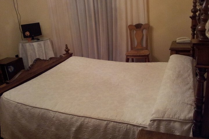 Room 4 of 6