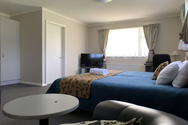 Room 11 of 36