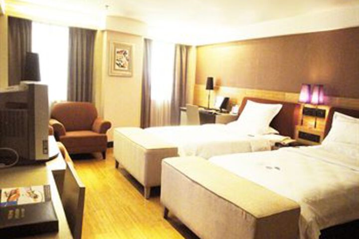 Room 8 of 32