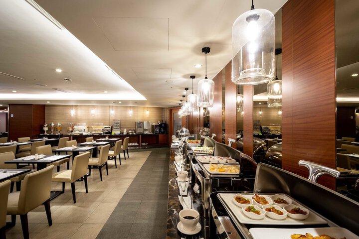 Dining 106 of 120