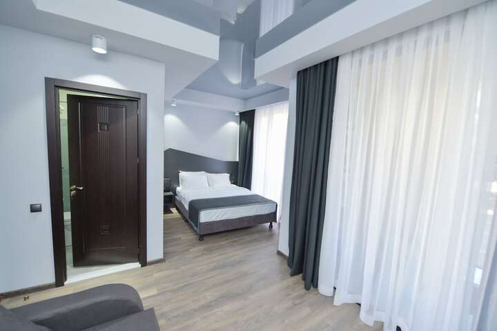 Room 30 of 67