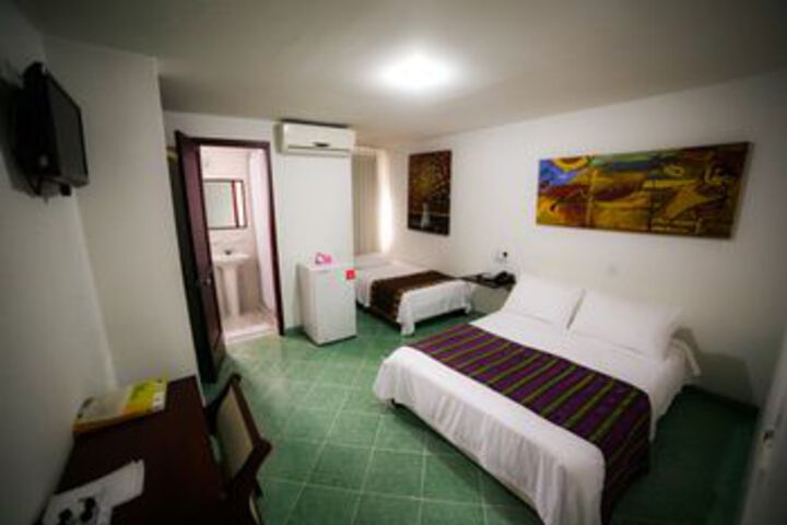Room 10 of 34