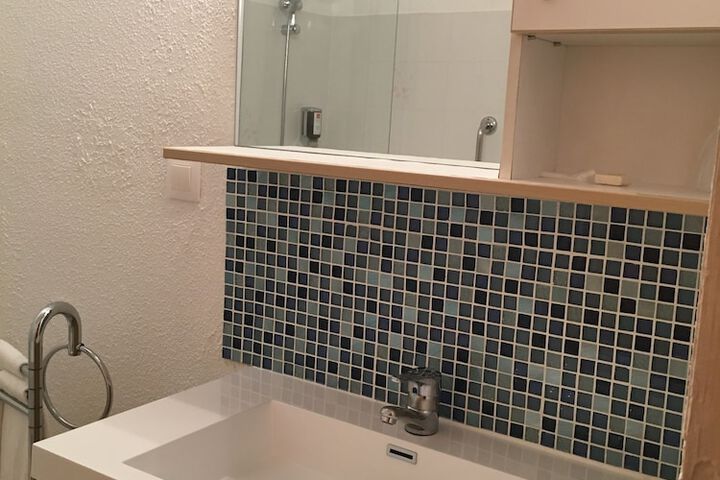 Room 16 of 33
