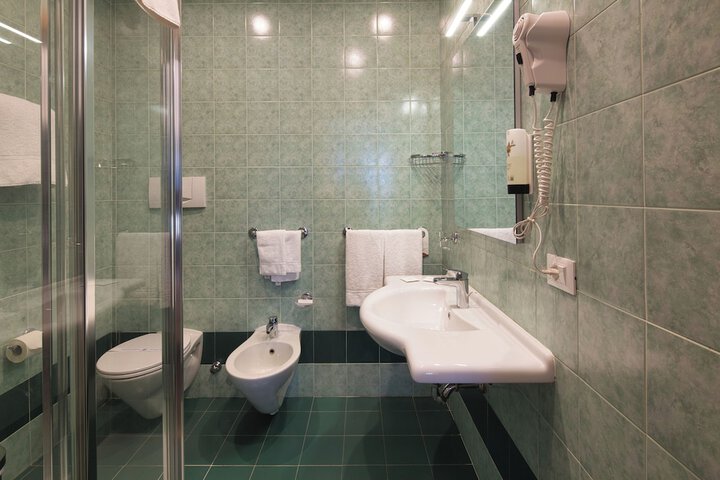Room 52 of 71