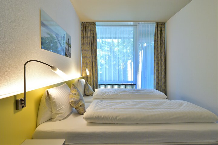 Room 10 of 43