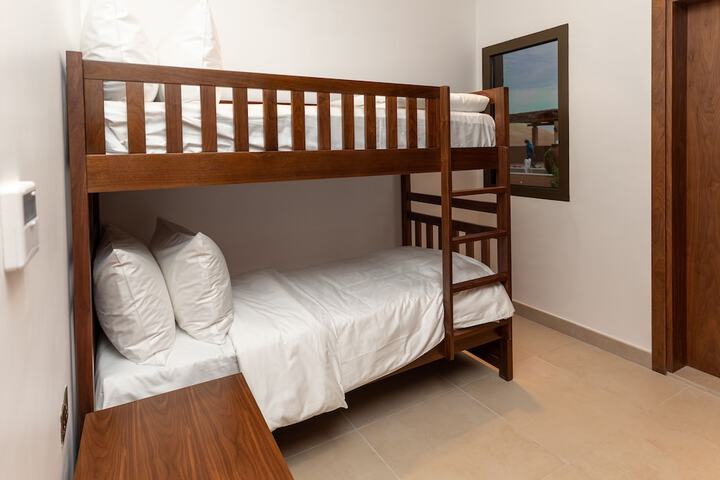 Room 15 of 53