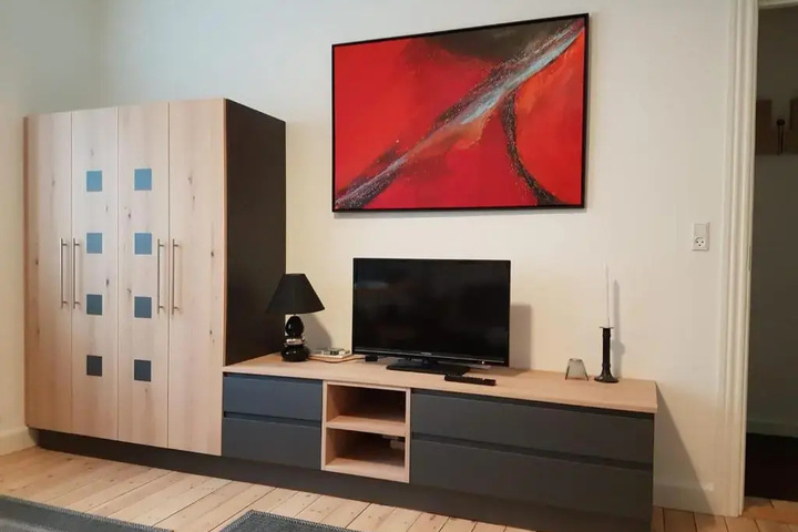 Room 7 of 9