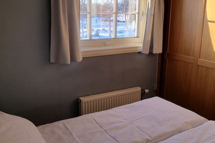 Room 27 of 62