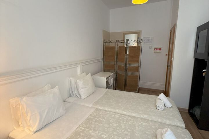 Room 31 of 157