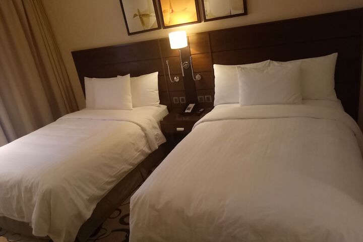 Room 5 of 50