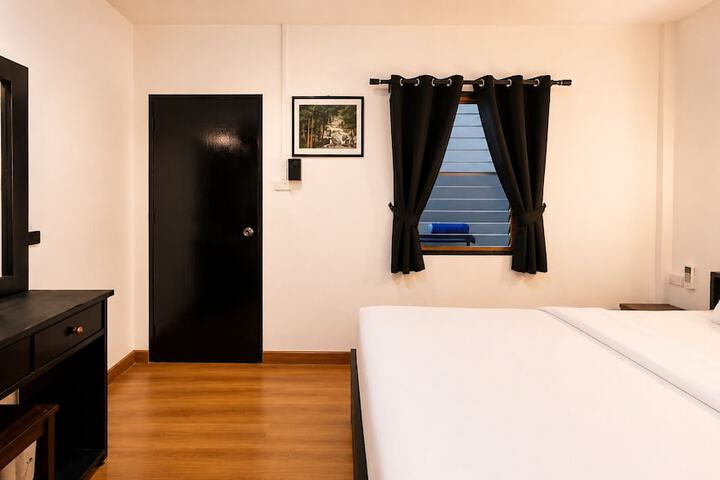 Room 127 of 208
