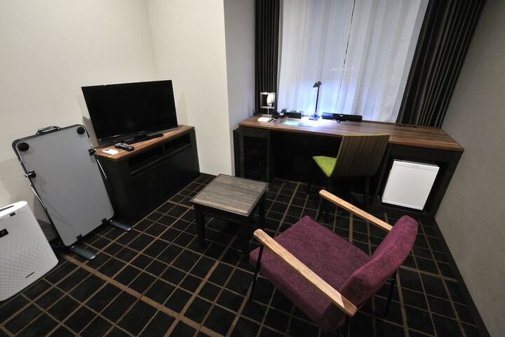 Room 9 of 30