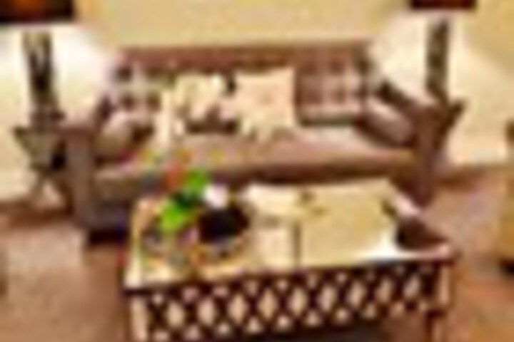 Room 83 of 285