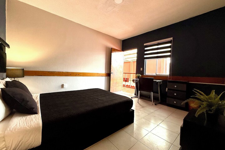 Room 21 of 28