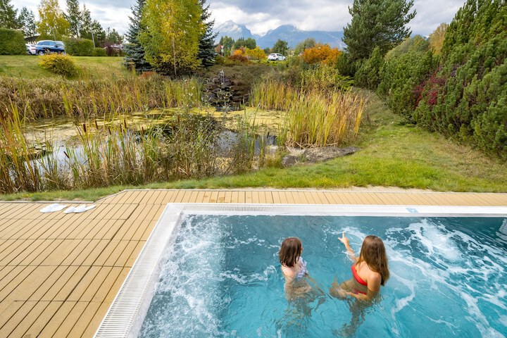Hotel Pool