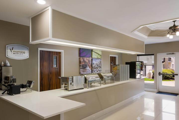 Breakfast area