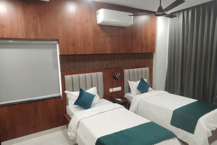 Room 7 of 14