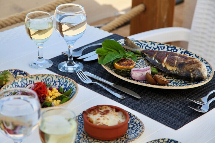 Dining 25 of 45