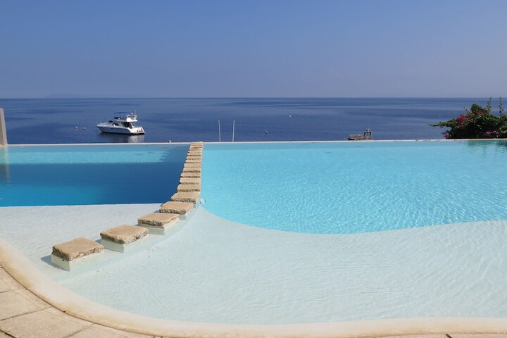 Hotel with Pool