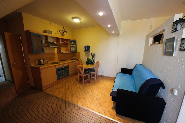 Room 16 of 72