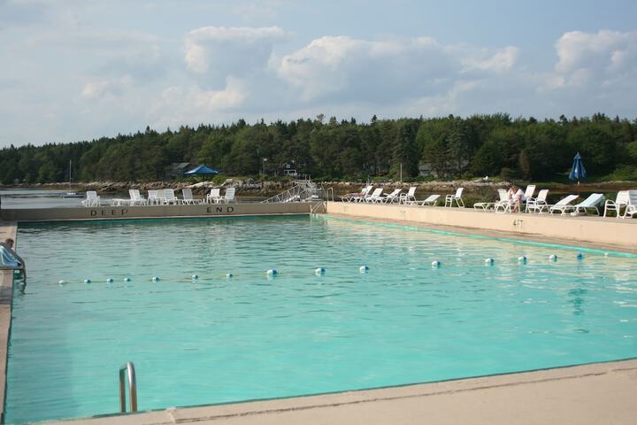 Pool 61 of 98