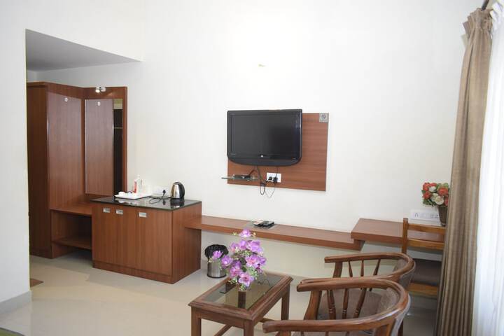 Room 2 of 35