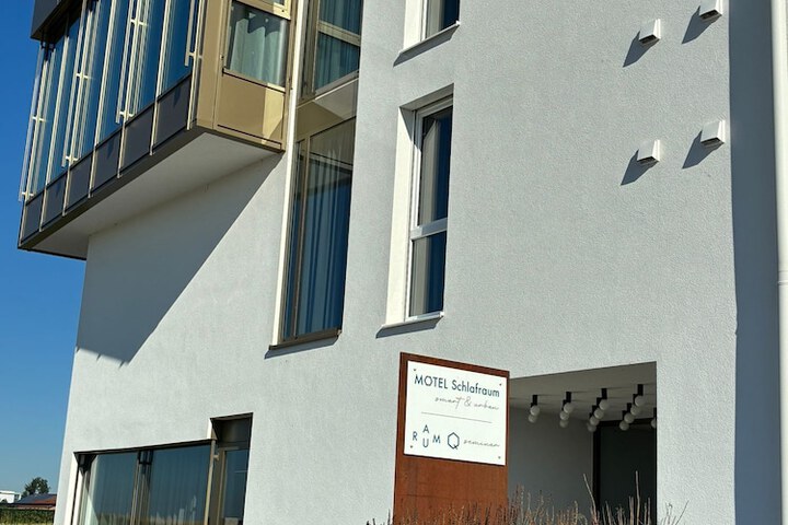 Motel Schlafraum Weng - Dein smartes Hotel