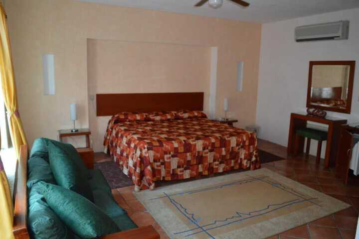 Room 13 of 29