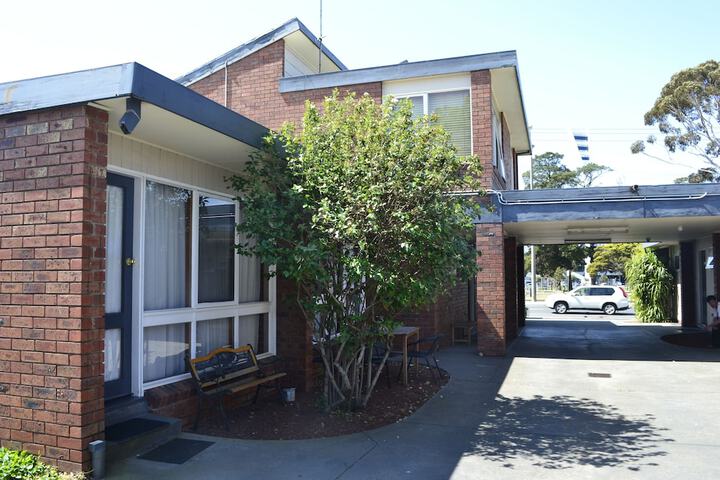 Property Grounds 33 of 39