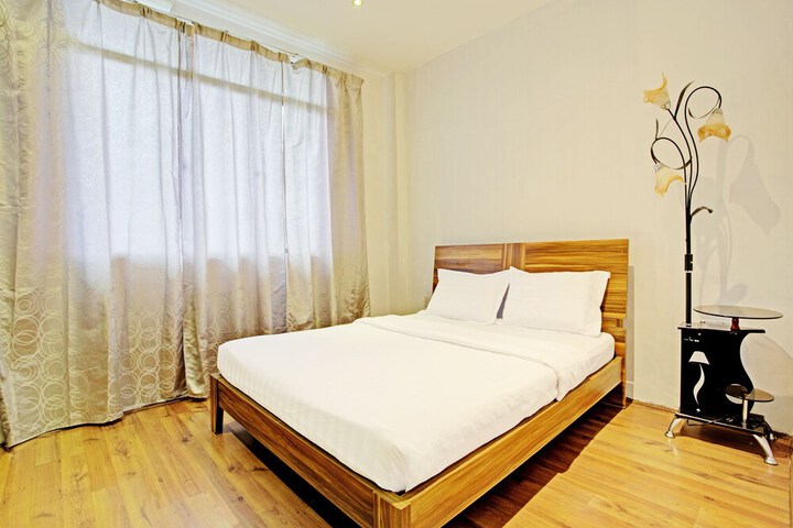 Room 12 of 27