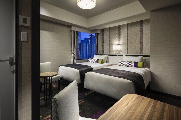Room 28 of 120