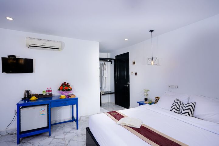 Room 27 of 48