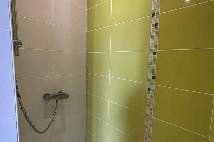 Room 25 of 27